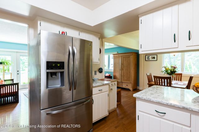 1400 Somerset Close, East Lansing, MI 48823