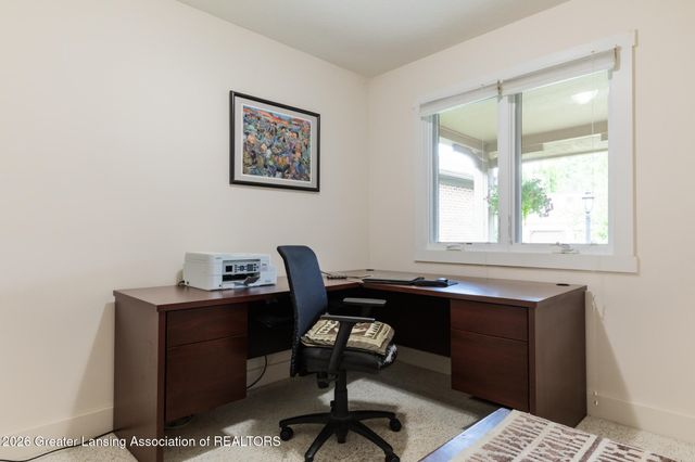 1400 Somerset Close, East Lansing, MI 48823