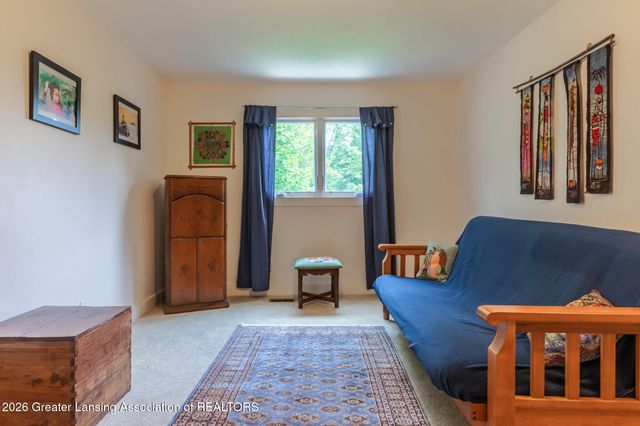 1400 Somerset Close, East Lansing, MI 48823