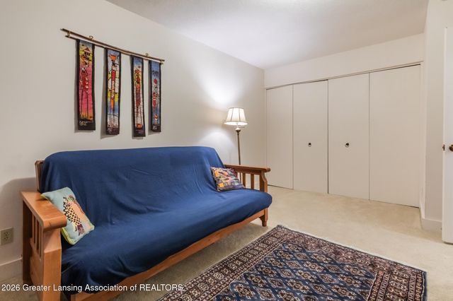 1400 Somerset Close, East Lansing, MI 48823