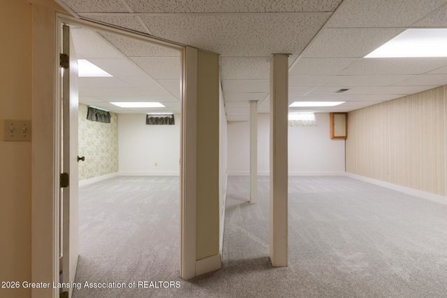 1400 Somerset Close, East Lansing, MI 48823
