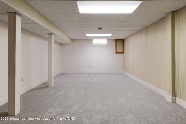 1400 Somerset Close, East Lansing, MI 48823