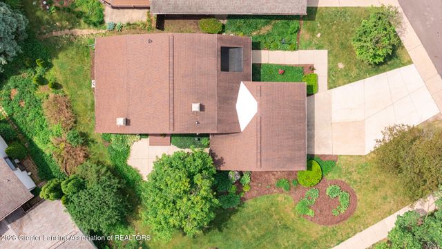 1400 Somerset Close, East Lansing, MI 48823