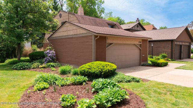 1400 Somerset Close, East Lansing, MI 48823