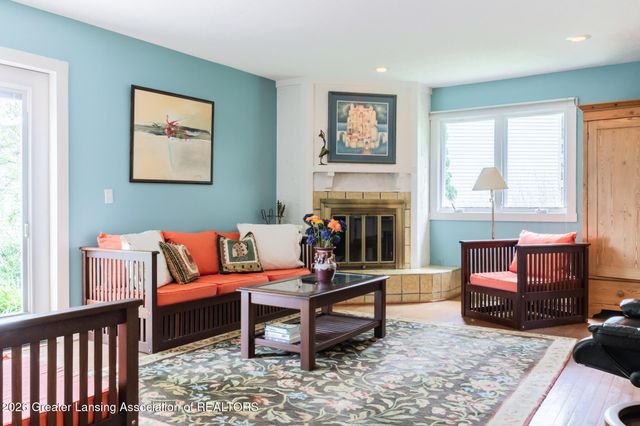 1400 Somerset Close, East Lansing, MI 48823