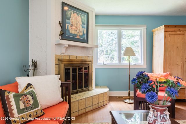 1400 Somerset Close, East Lansing, MI 48823