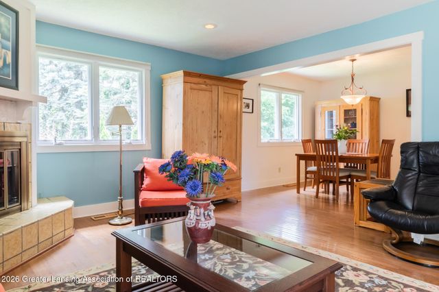 1400 Somerset Close, East Lansing, MI 48823