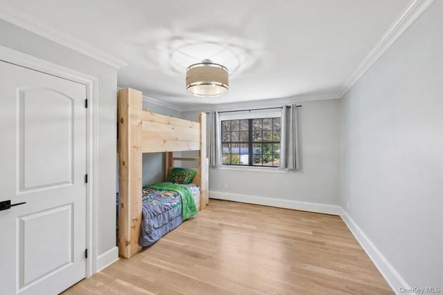 21 Sleepy Lane, Melville, NY 11747