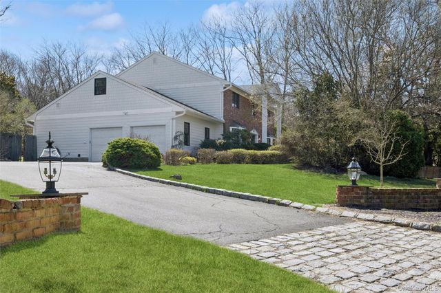 21 Sleepy Lane, Melville, NY 11747