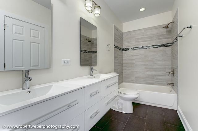 2329 W Barry Avenue 2, Chicago, IL 60618