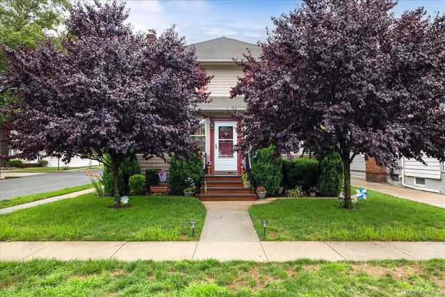 127 Smith Street 2nd Floor, Lynbrook, NY 11563