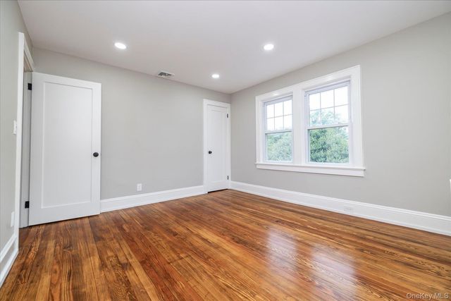 127 Smith Street 2nd Floor, Lynbrook, NY 11563