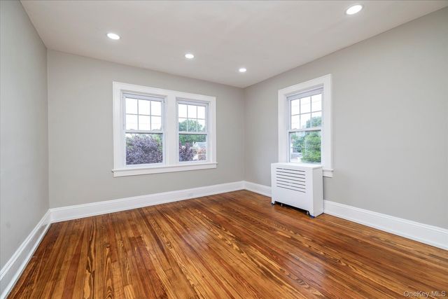 127 Smith Street 2nd Floor, Lynbrook, NY 11563