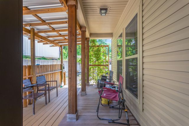 2071 Preacher Holt Rd, Mount Pleasant, TN 38474