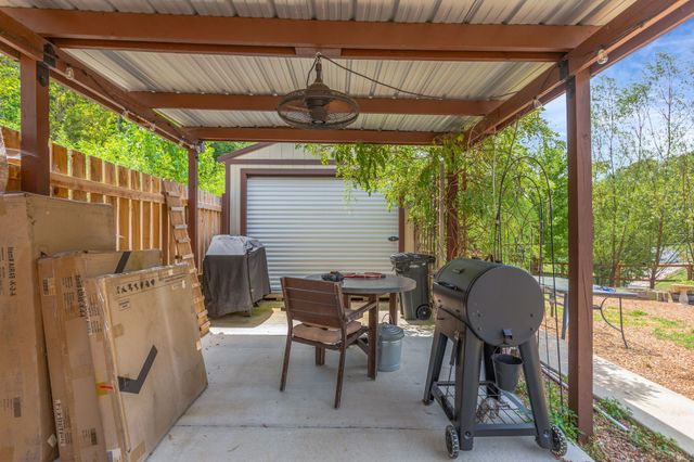 2071 Preacher Holt Rd, Mount Pleasant, TN 38474