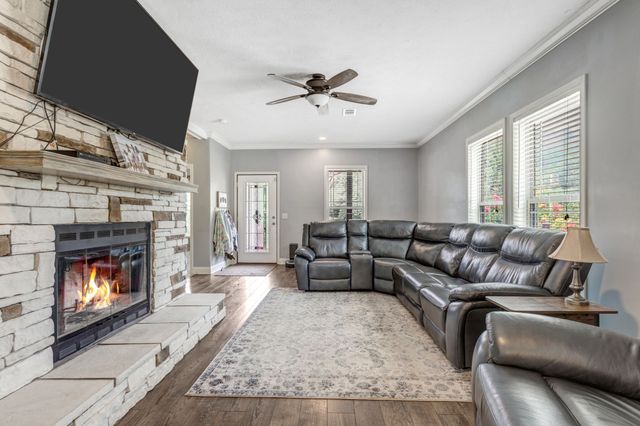 2071 Preacher Holt Rd, Mount Pleasant, TN 38474