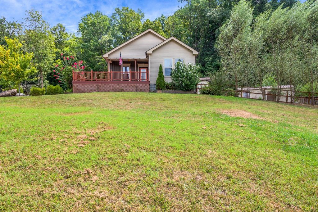 2071 Preacher Holt Rd, Mount Pleasant, TN 38474