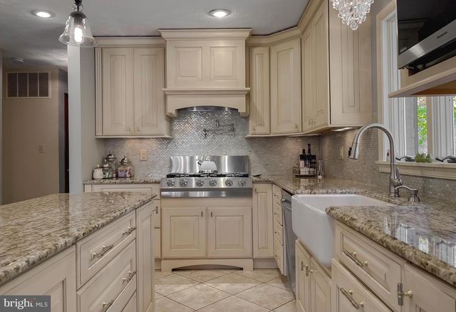 23734 KINGSTON CREEK RD, California, MD 20619