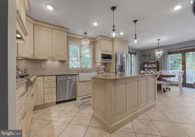 23734 KINGSTON CREEK RD, California, MD 20619