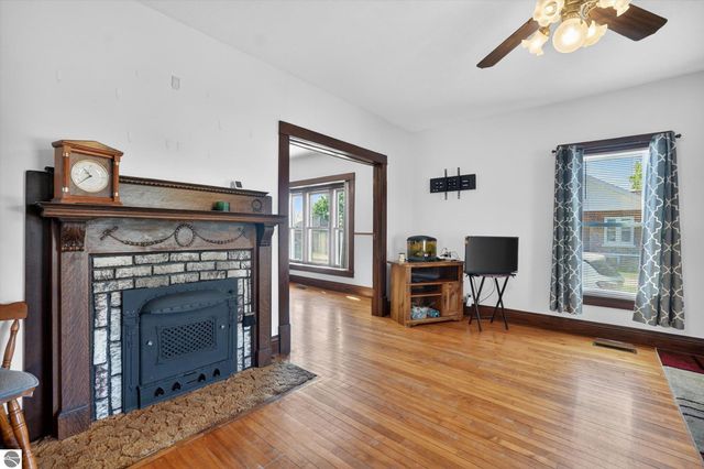 6348 N Pingree Road, Elwell, MI 48832
