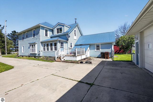 6348 N Pingree Road, Elwell, MI 48832