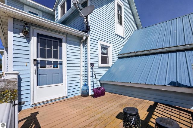 6348 N Pingree Road, Elwell, MI 48832