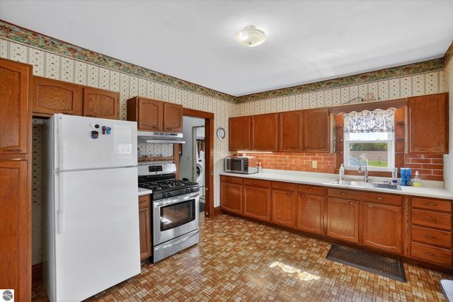 6348 N Pingree Road, Elwell, MI 48832