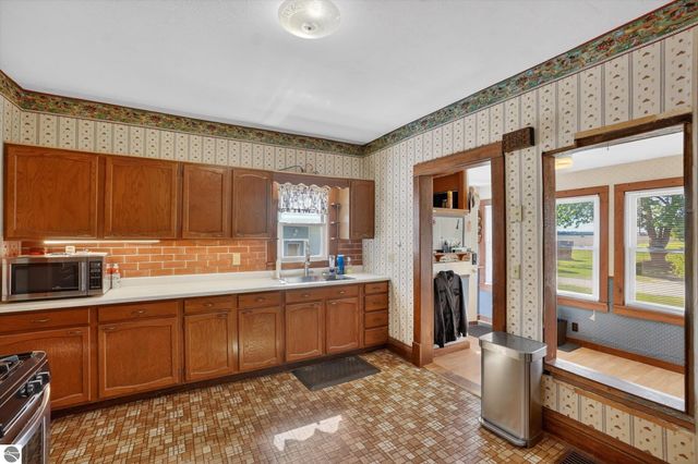 6348 N Pingree Road, Elwell, MI 48832