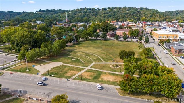 109 Central Avenue, Madison, IN 47250