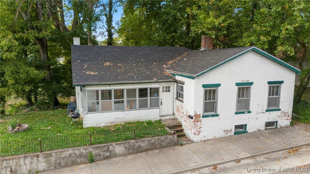 109 Central Avenue, Madison, IN 47250