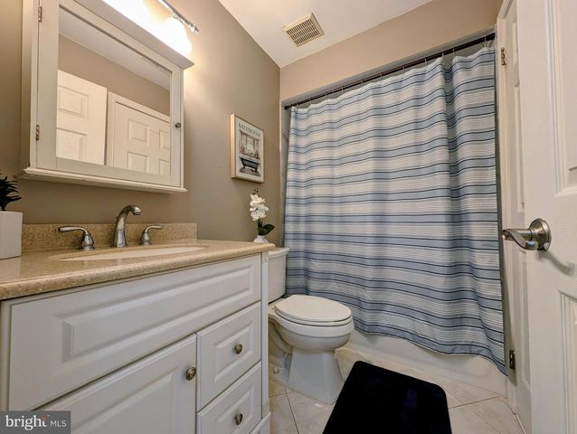 98 WYNDHAM PL, Robbinsville, NJ 08691