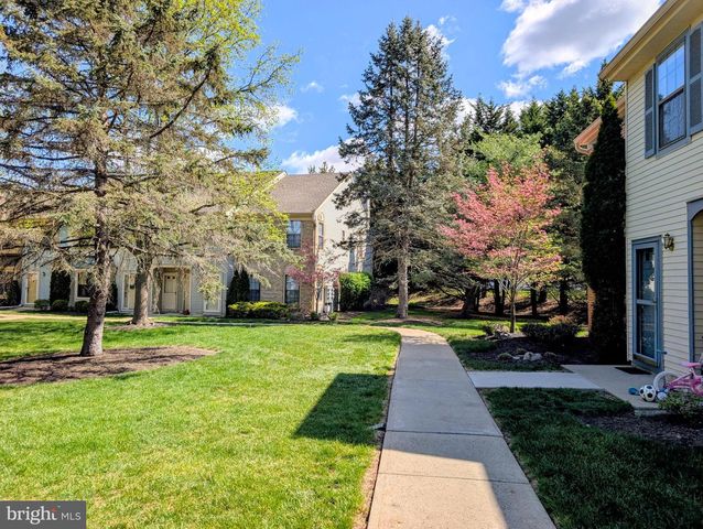 98 WYNDHAM PL, Robbinsville, NJ 08691