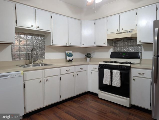 98 WYNDHAM PL, Robbinsville, NJ 08691