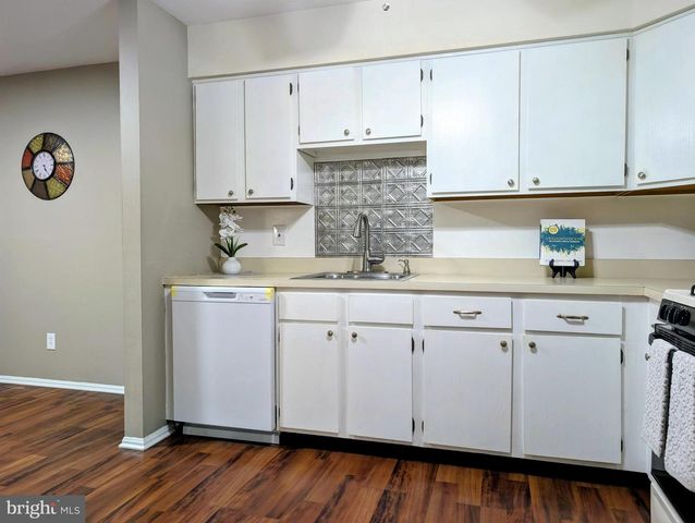 98 WYNDHAM PL, Robbinsville, NJ 08691