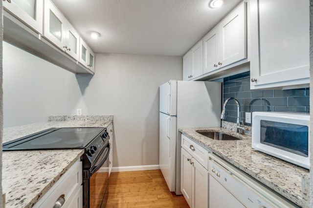 3827 Gilbert Avenue 209, Dallas, TX 75219