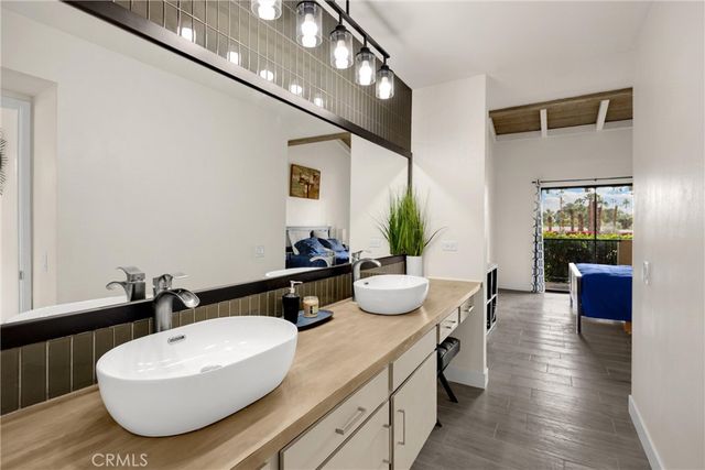 1421 N Sunrise Way 35, Palm Springs, CA 92262