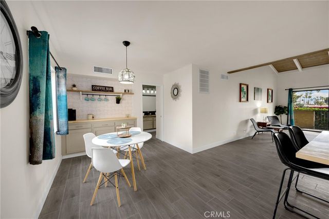 1421 N Sunrise Way 35, Palm Springs, CA 92262