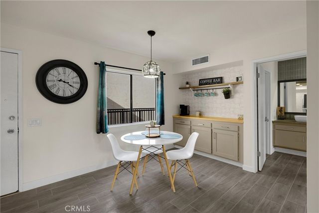 1421 N Sunrise Way 35, Palm Springs, CA 92262