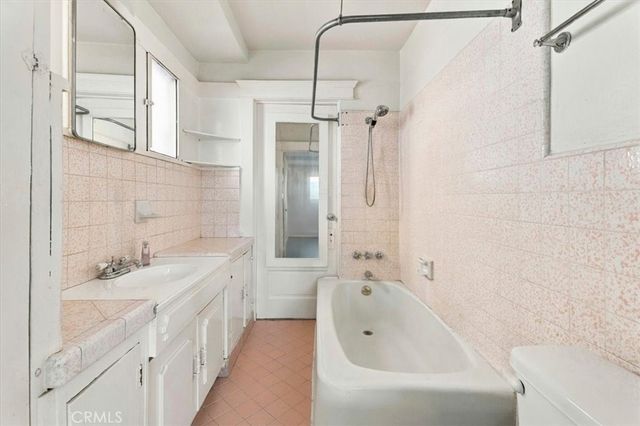 1429 N Bronson Ave, Los Angeles, CA 90028