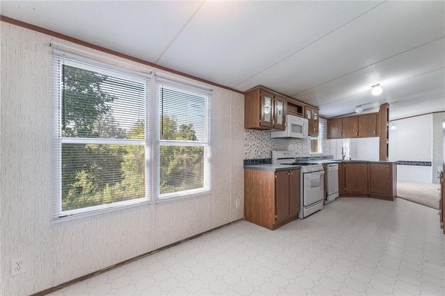 779 Steele Road, Tontitown, AR 72762