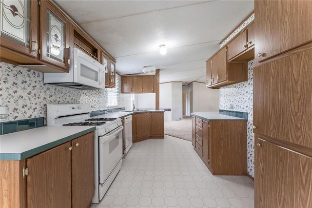 779 Steele Road, Tontitown, AR 72762