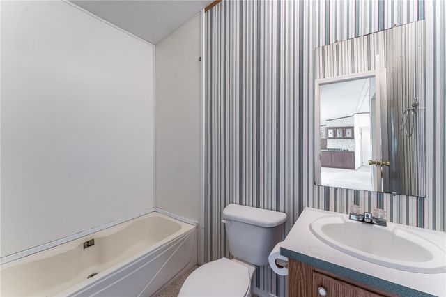 779 Steele Road, Tontitown, AR 72762