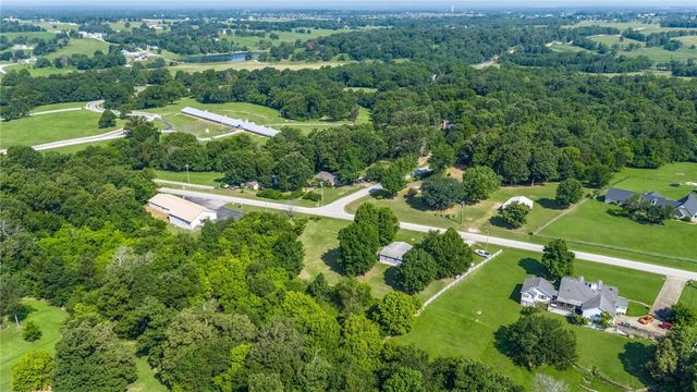 779 Steele Road, Tontitown, AR 72762