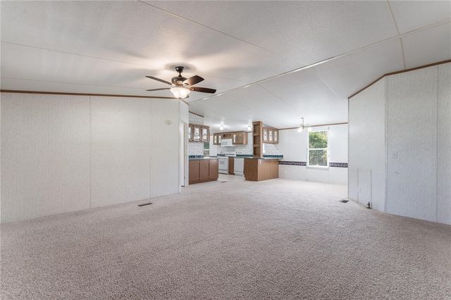 779 Steele Road, Tontitown, AR 72762