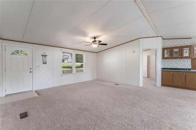 779 Steele Road, Tontitown, AR 72762