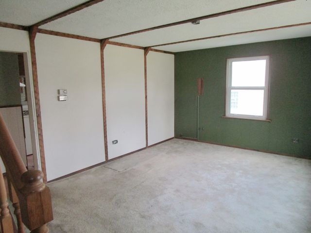 786 N Van Auken Street, Elmhurst, IL 60126