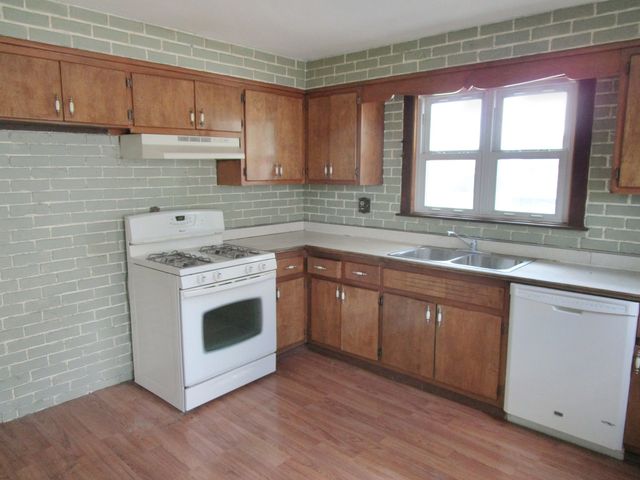 786 N Van Auken Street, Elmhurst, IL 60126