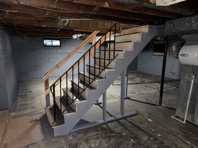 786 N Van Auken Street, Elmhurst, IL 60126