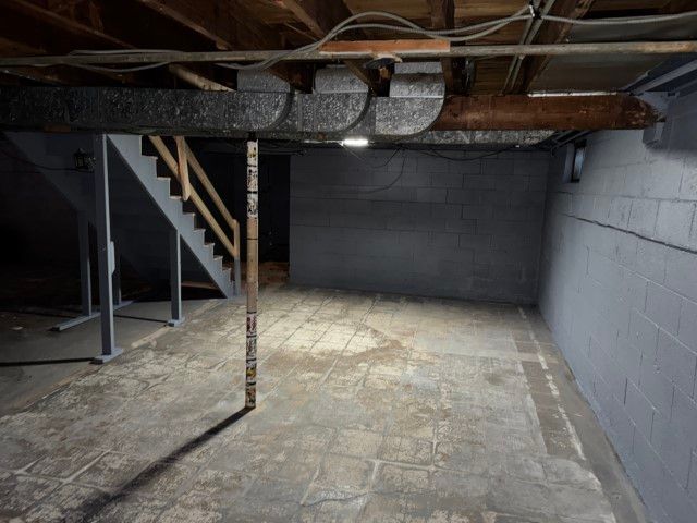 786 N Van Auken Street, Elmhurst, IL 60126