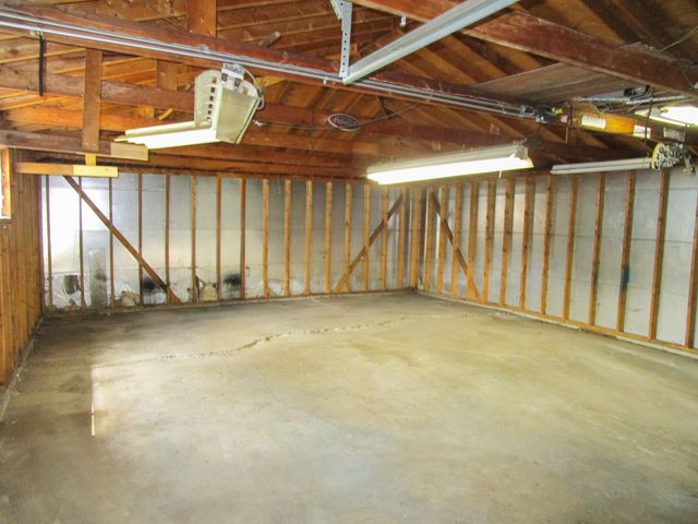 786 N Van Auken Street, Elmhurst, IL 60126